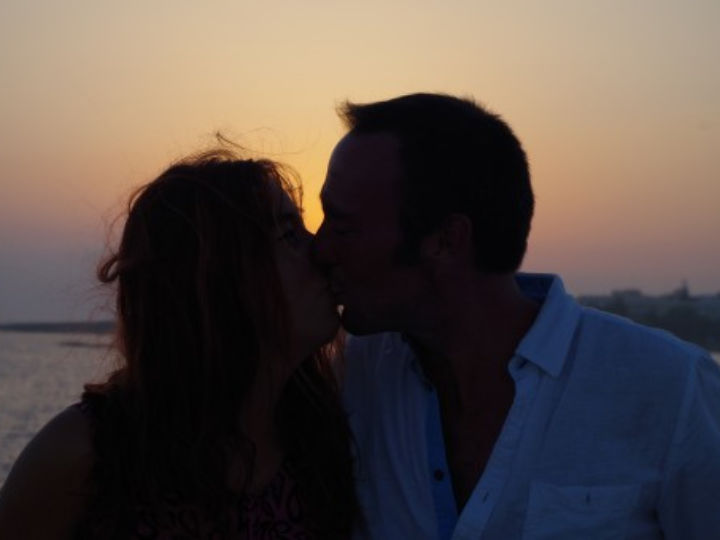 besos de arena dos historias de amor un cruce de destinos un secreto inconfesable