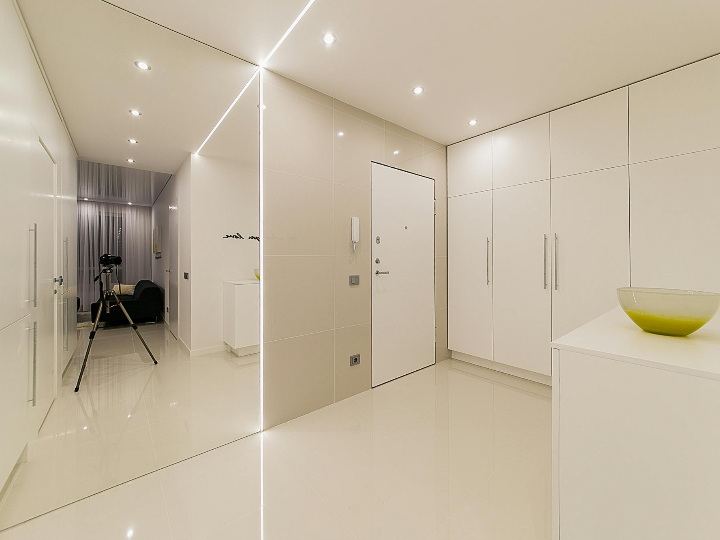 ideas para gabinetes de cocina blancos con herrajes negros