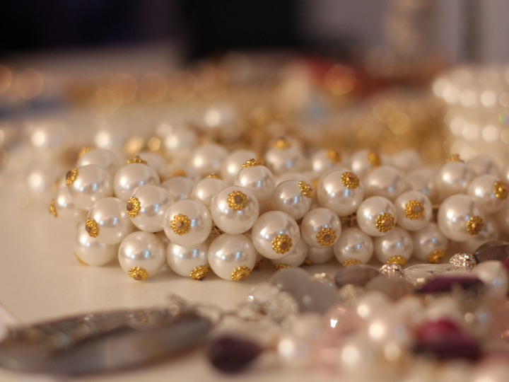 perlas para el cabello belleza y elegancia en un solo detalle