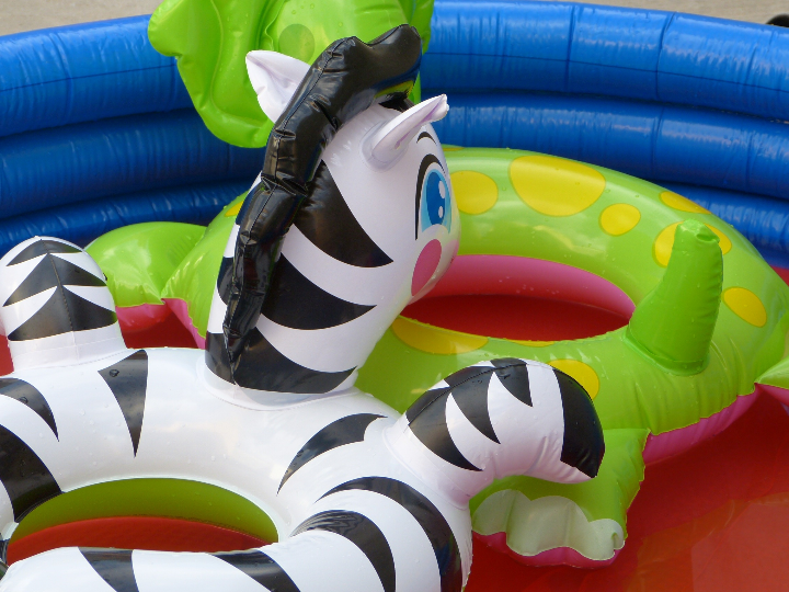 toro hinchable intex 56280 inflatabull para piscina