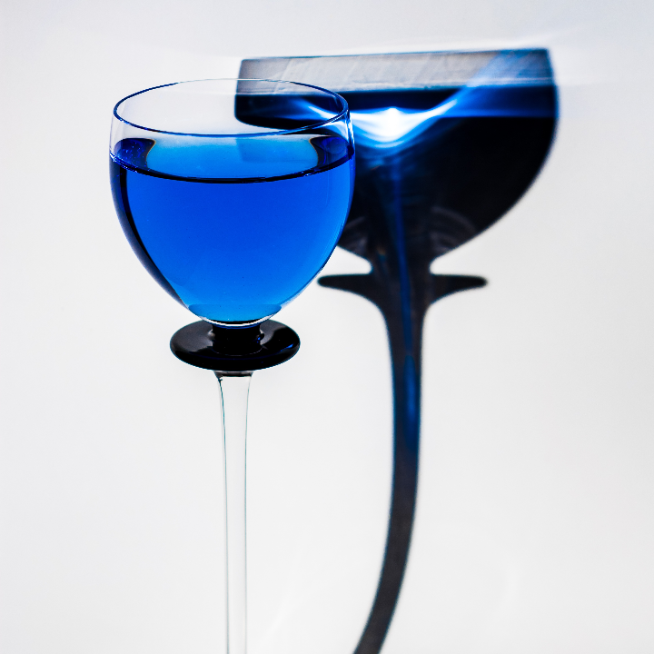 v de vermut cocteles tapas en el barrio mas vermutero de barcelona